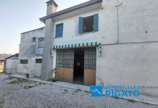 Casa indipendente in vendita a Rossano Veneto in Via Ramon, 47