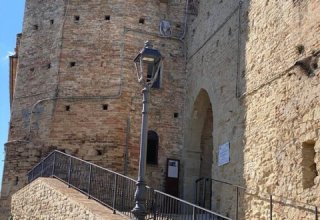 Appartamento in vendita a Montefiore dell'Aso in Via San Francesco, 1
