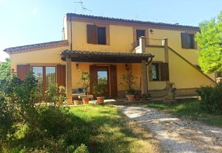 Rustico / Casale in vendita a Montecosaro in Contrada Fontanelle, 30