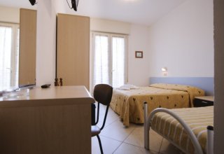 Albergo in vendita a Cervia in Via Etna, 5