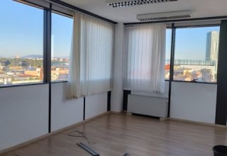 Ufficio in affitto a Roma in Viale Citt&agrave; d'Europa, 1