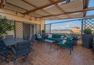 Attico / Mansarda in affitto a Roma in Via Gregoriana, 1