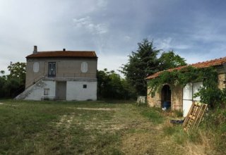 Rustico / Casale in vendita a Sant'Elpidio a Mare in Strada Fonte Lebrige, 1