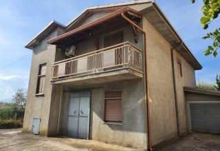 Casa indipendente in vendita a Ferentino in Via Madonna degli Angeli, 14