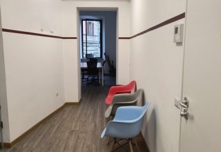 Ufficio in affitto a Roma in Via dei Due Macelli, 1