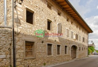  in vendita a Montereale Valcellina in Via Daniele Manin, 1