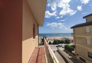 Appartamento in vendita a Civitanova Marche in Viale Quattro Novembre, 44