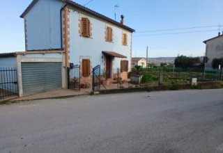 Casa indipendente in vendita a Civitanova Marche in Contrada Piane di Chienti, 87