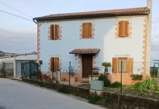 Casa indipendente in vendita a Civitanova Marche in Contrada Piane di Chienti, 87