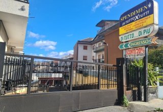 Negozio in affitto a Bronte in Viale Cavalieri di Vittorio Veneto, 1