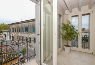 Appartamento in vendita a Lonato del Garda in Via Zambelli, 1