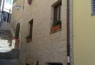 Palazzo in vendita a Fermo in Vicolo delle Scalette, 3