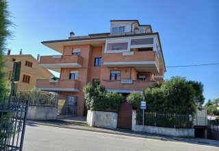 Appartamento in vendita a Civitanova Marche in Strada del Casone, 140