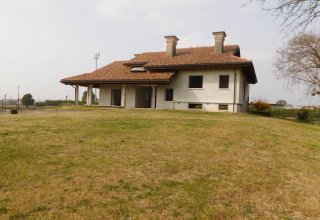 Villa in vendita a San Zenone degli Ezzelini in Via Marini, 1