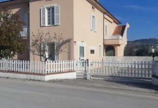 Appartamento in vendita a Falerone in Via Spineto, 6