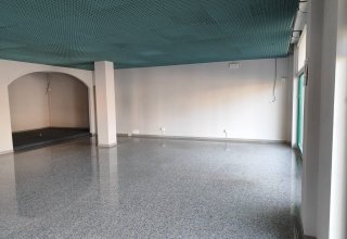 Negozio in vendita a Civitanova Marche in Via Ginocchi, 1