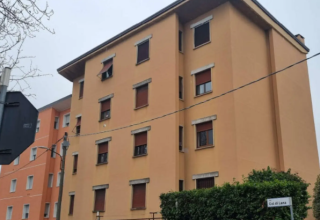 Appartamento in vendita a Gallarate in Via Antonio Canova, 37