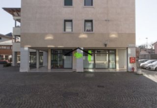  in vendita a Maniago in Piazza Nicol&ograve; di Maniago