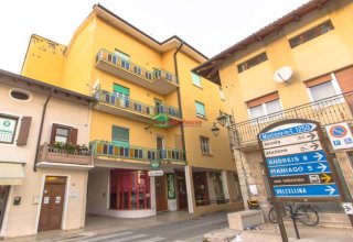  in vendita a Montereale Valcellina in Piazza roma 21