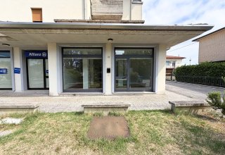 Ufficio in affitto a Terre del Reno in Via Statale, 142