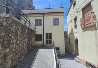 Casa indipendente in vendita a Montefalcone nel Sannio in Via Vittorio Emanuele III, 1