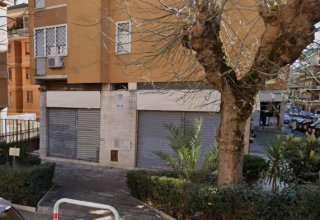 Negozio in vendita a Roma in Via Carlo Lorenzini, 1