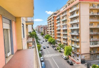 Appartamento in vendita a Catania in Via Ammiraglio Caracciolo, 1