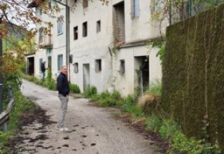 Casa indipendente in vendita a Drenchia in Strada Provinciale 45, 1