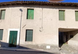 Casa indipendente in vendita a Manzano in Via Rive, 1