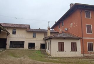 Palazzo in vendita a Corno di Rosazzo in Via P. Zorutti, 51