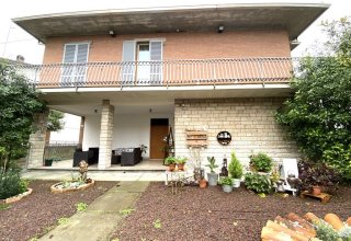 Villa in vendita a Lugo in Via Antonio Gramsci, 87