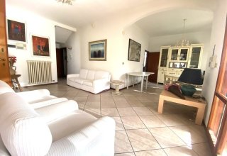 Villa in vendita a Cervia in Viale Due Giugno, 96