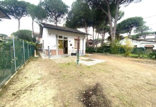 Villa in vendita a Cervia in Viale P.L. Palestrina, 7