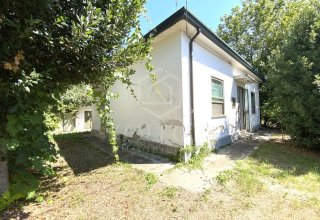 Villa in vendita a Cervia in Via Ticino, 3