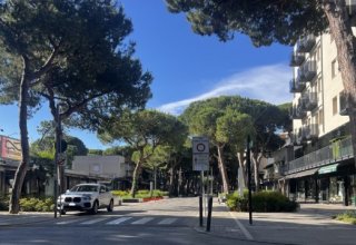 Negozio in vendita a Cervia in Viale Matteotti, 37