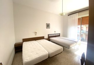 Palazzo in vendita a Cervia in Via Valsesia, 5