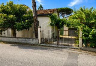 Villa in vendita a Cervia in Via Reno, 4