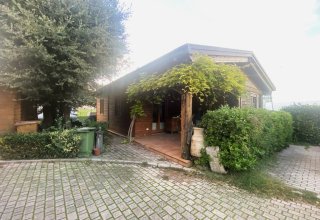 Villa in vendita a Ravenna in Via Focaccia, 14