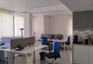 Ufficio in affitto a Roma in Via Francesco Cangiullo, 1