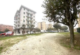 Appartamento in vendita a Ravenna in Viale Francesco Petrarca, 319