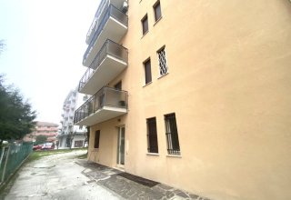 Appartamento in vendita a Ravenna in Viale Francesco Petrarca, 319