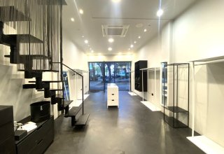 Negozio in vendita a Cervia in Viale Corsica, 1