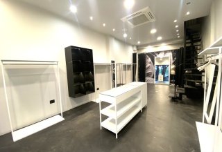 Negozio in affitto a Cervia in Viale Corsica, 1