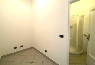 Negozio in vendita a Cervia in Via Martiri Fantini, 42A