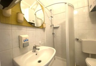 Negozio in vendita a Cervia in Via Martiri Fantini, 42A