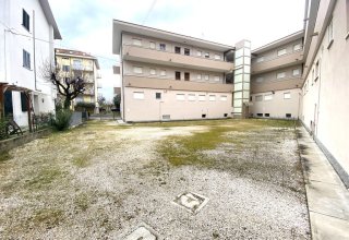 Appartamento in vendita a Ravenna in Viale Romagna, 34