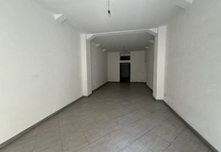 Negozio in vendita a Scaletta Zanclea in Via Roma, 446