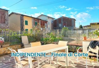 Casa indipendente in vendita a Lucca in Via dei Pellegrini, 573/B