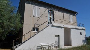 Rustico / Casale in vendita a Sant'Elpidio a Mare in Strada Fonte Lebrige
