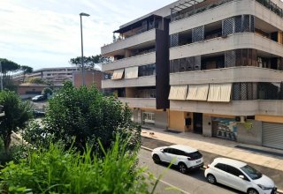 Appartamento in vendita a Roma in Via Mario Carotenuto, 1